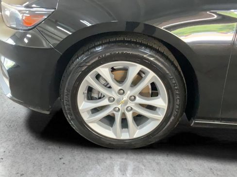 Used 2017 Chevrolet Malibu LT FWD image 23