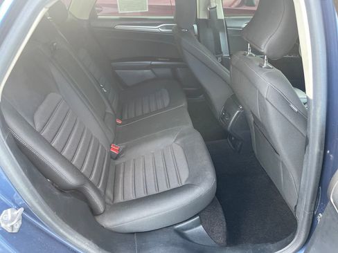 Used 2019 Ford Fusion SE FWD image 31