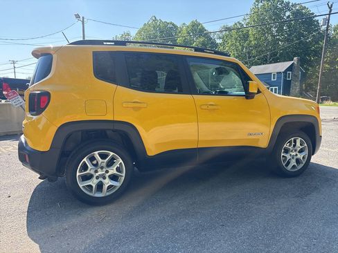 Used 2016 Jeep Renegade Latitude AWD/4WD image 11
