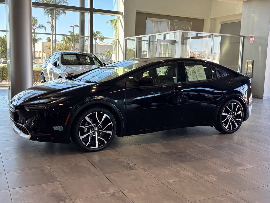 Used 2024 Toyota Prius Prime FWD image 10
