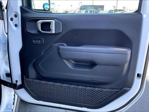 Used 2026 Jeep Wrangler Willys image 23