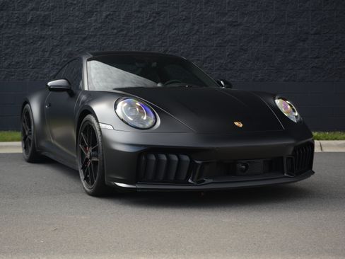 Certified 2025 Porsche 911 Carrera GTS RWD image 9