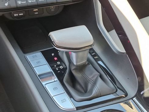 Used 2025 Hyundai Elantra SEL FWD image 20