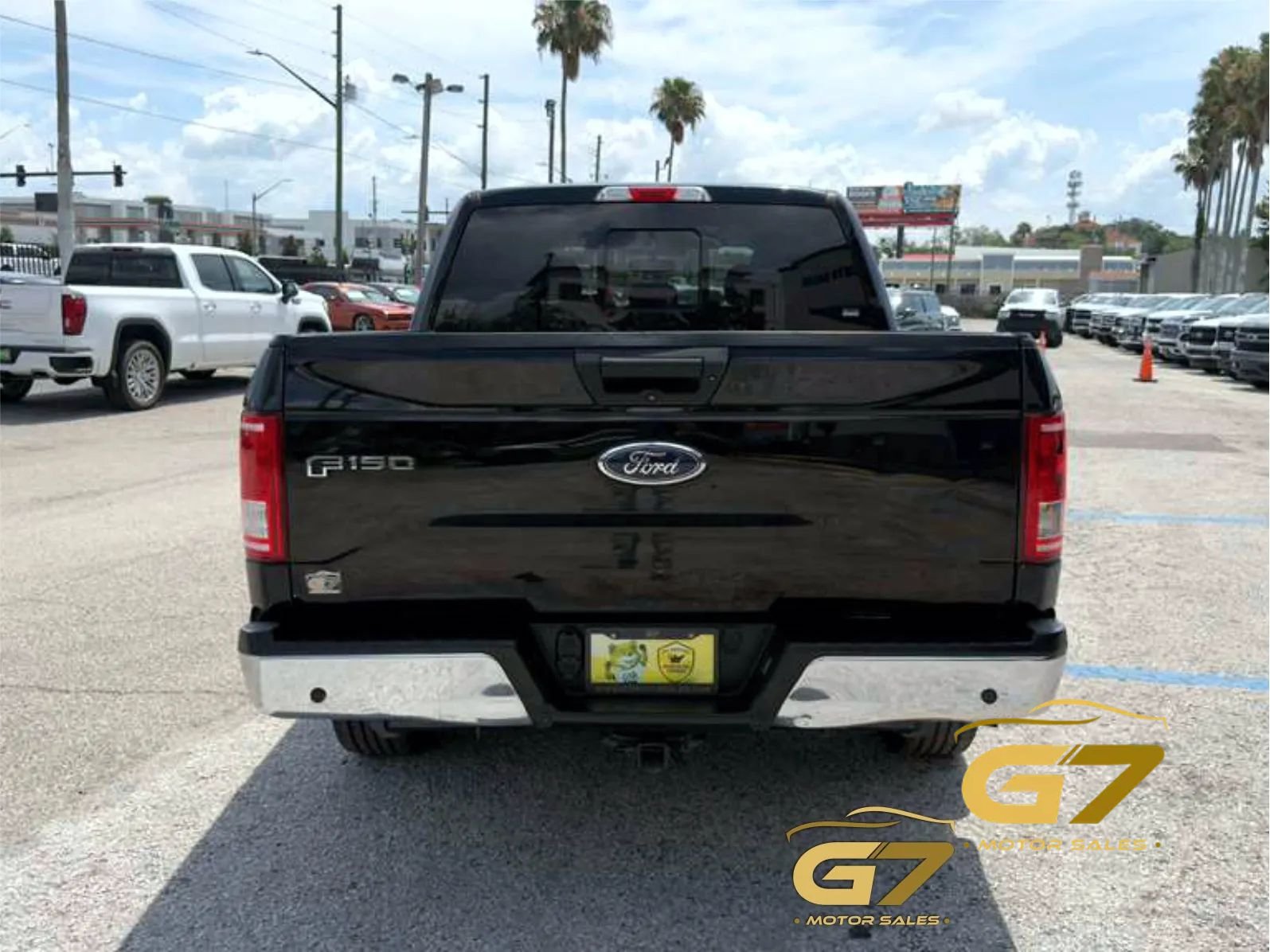 Used 2017 Ford F150 XLT w/ Equipment Group 301A Mid RWD image 3