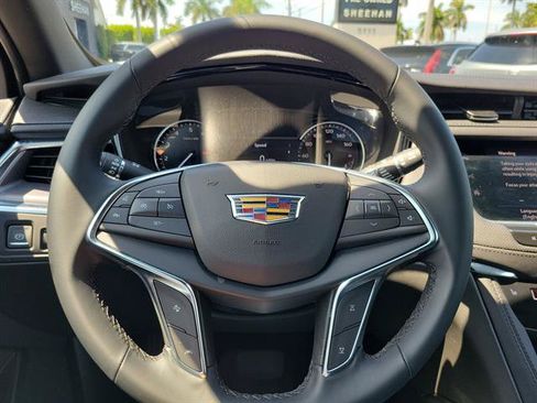 Certified 2025 Cadillac XT5 Luxury FWD image 51