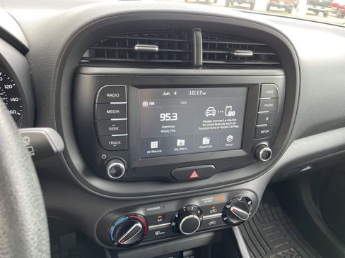 Used 2020 Kia Soul S FWD image 18