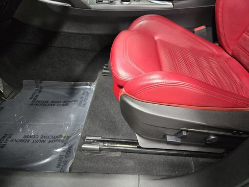 Used 2022 Alfa Romeo Stelvio Veloce image 11