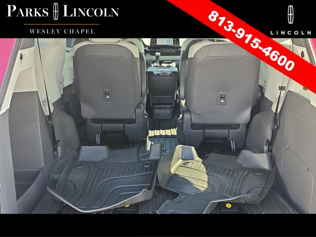 Used 2024 Toyota Sienna XSE w/ XSE Plus Package FWD image 8