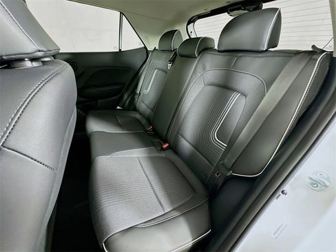 New 2025 Hyundai Venue Limited image 14