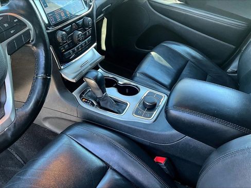 Used 2019 Jeep Grand Cherokee Limited w/ Trailer Tow Group IV AWD/4WD image 18
