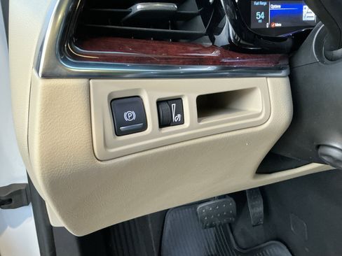 Used 2018 Cadillac XT5 Luxury w/ Driver Awareness Package image 30