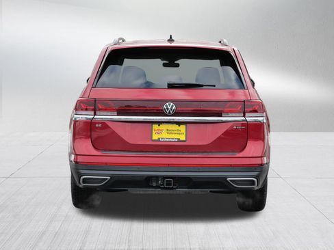 Certified 2024 Volkswagen Atlas SE w/ Black Wheel Package image 6