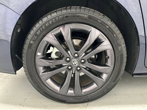 Used 2025 Toyota Sienna XSE image 69