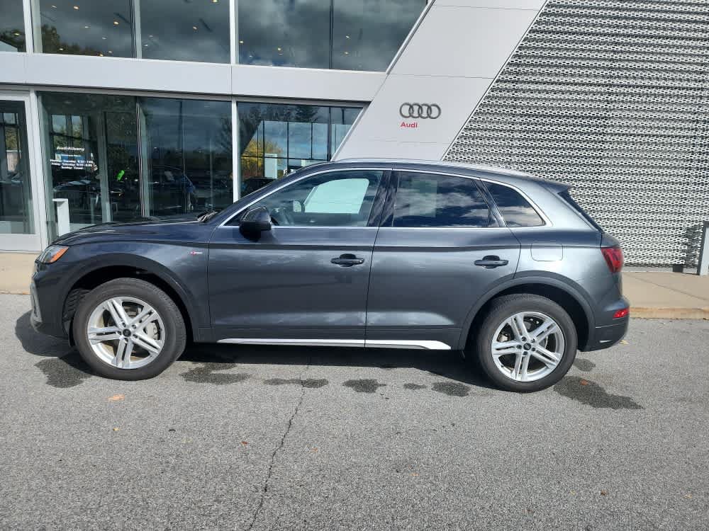 Used 2024 Audi Q5 e Premium Plus w/ Premium Plus Package AWD/4WD image 2