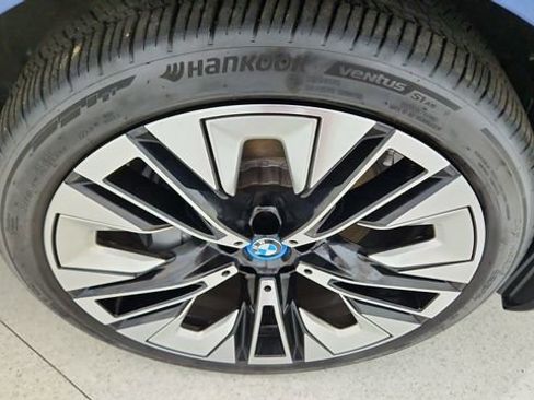 Used 2025 BMW i5 xDrive40 w/ Premium Package image 56