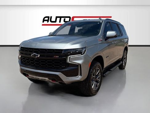 Used 2024 Chevrolet Tahoe Z71 w/ Luxury Package AWD/4WD image 3