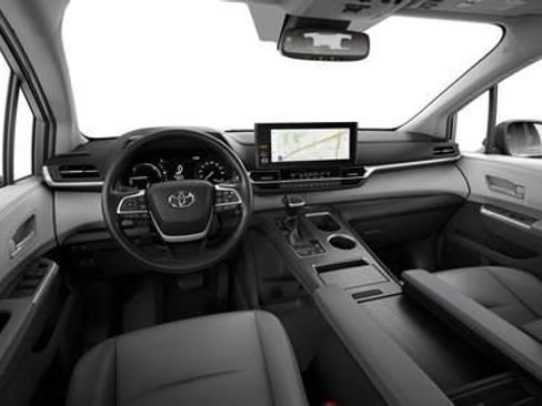 New 2026 Toyota Sienna XLE image 19