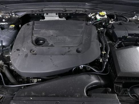 Used 2023 Volvo XC40 B5 Plus AWD/4WD image 31