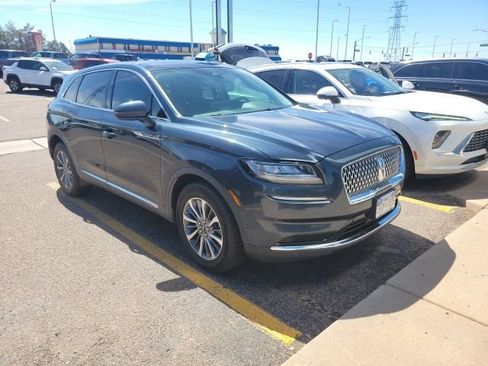 Used 2022 Lincoln Nautilus Reserve AWD/4WD image 3