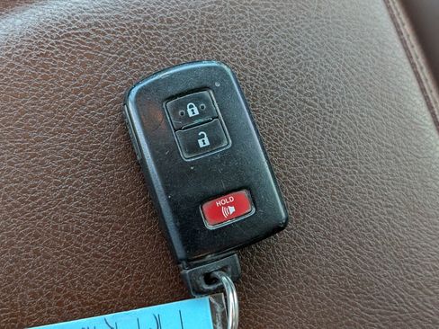 Used 2021 Toyota 4Runner Limited image 31