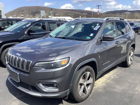 Used 2019 Jeep Cherokee Limited AWD/4WD image 4