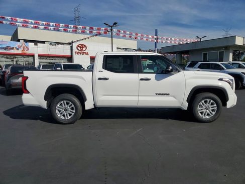 New 2026 Toyota Tundra SR5 image 2