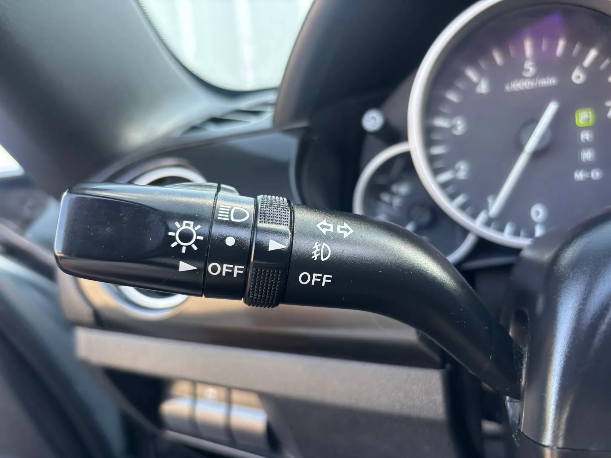 Used 2013 MAZDA MX-5 Miata Grand Touring RWD image 23