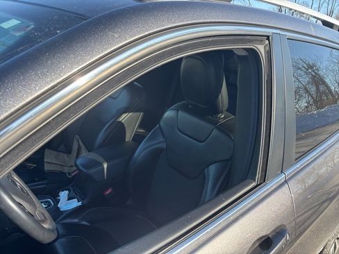 Certified 2019 Jeep Cherokee Latitude Plus image 5