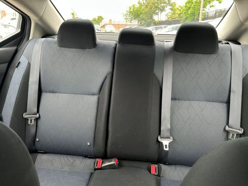 Used 2025 Nissan Versa SV FWD image 33