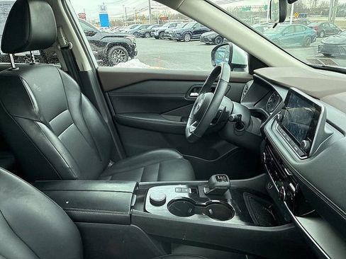 Used 2022 Nissan Rogue SV w/ SV Premium Package image 21