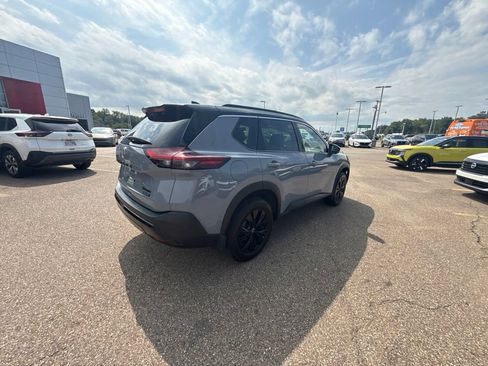 Used 2023 Nissan Rogue SV w/ SV Premium B Package AWD/4WD image 9