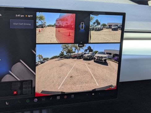 Used 2024 Tesla Cybertruck AWD Crew Cab image 28