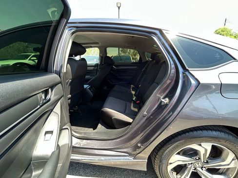 Used 2020 Honda Accord EX image 11