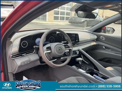 Certified 2022 Hyundai Elantra SEL w/ Convenience Package FWD image 19