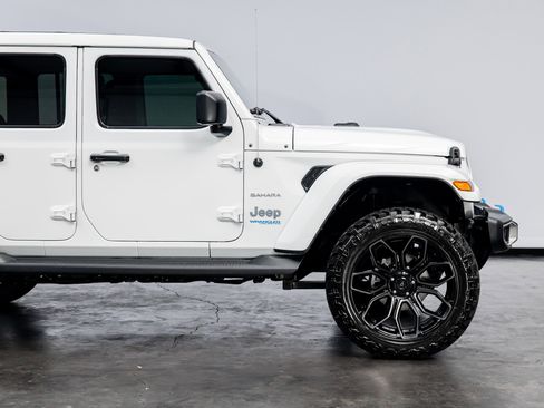 Used 2022 Jeep Wrangler Sahara image 24