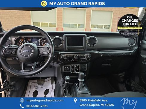 Used 2022 Jeep Wrangler Unlimited Sport AWD/4WD image 11