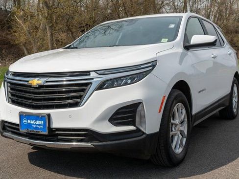 Used 2024 Chevrolet Equinox LT FWD image 2