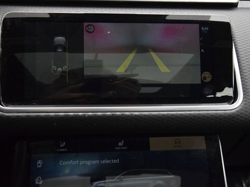 Used 2022 Land Rover Range Rover Velar R-Dynamic S image 32