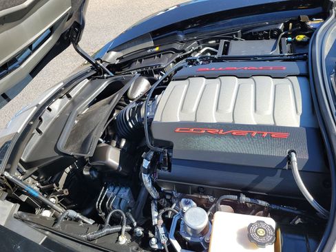 Used 2019 Chevrolet Corvette Stingray Coupe RWD image 14