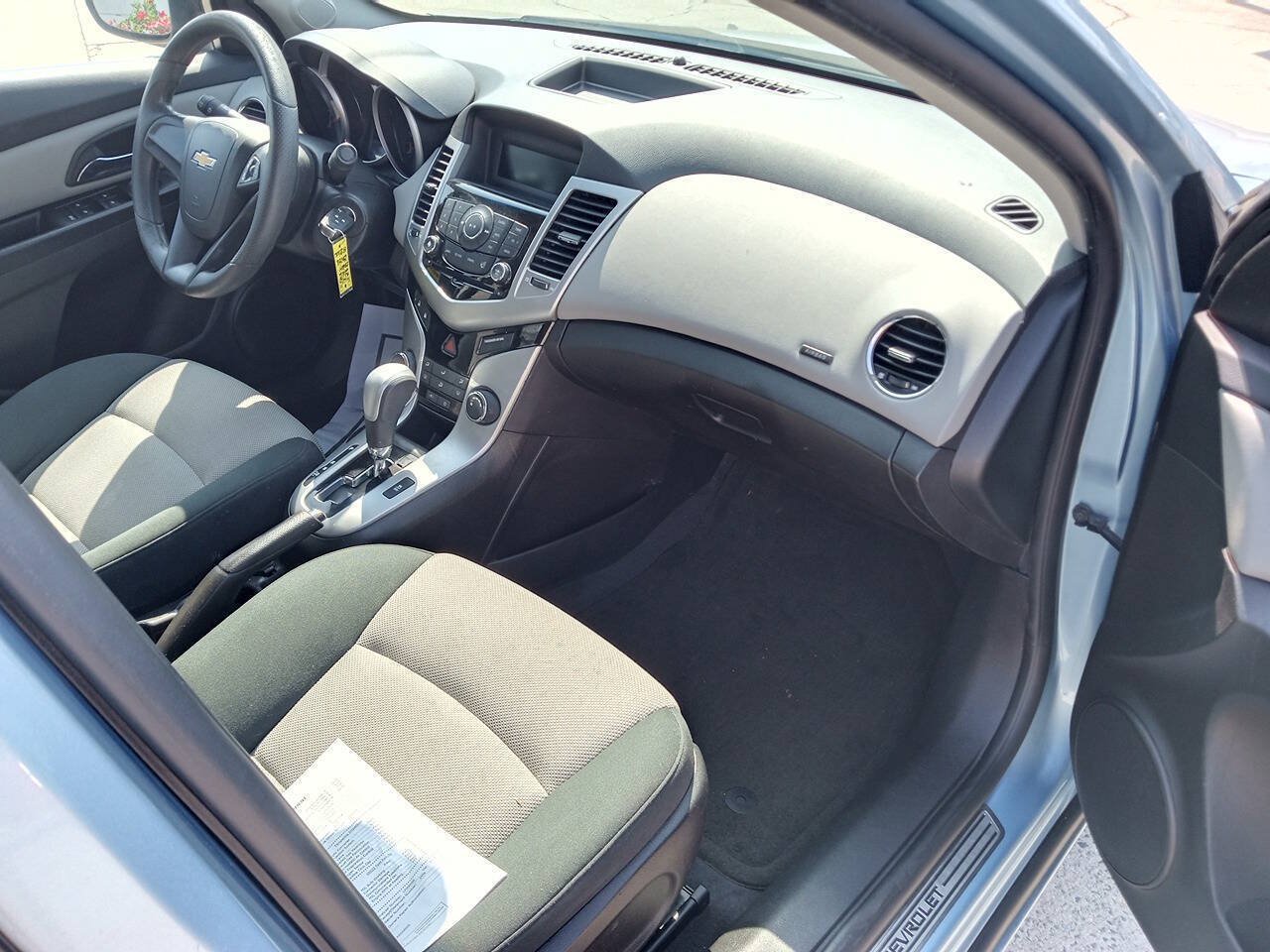 Used 2012 Chevrolet Cruze LS w/ Connectivity Package FWD image 9