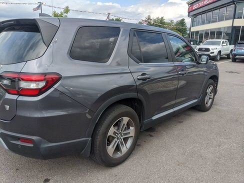 Used 2025 Honda Pilot EX-L image 10