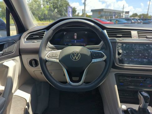 Used 2023 Volkswagen Tiguan SE FWD image 13