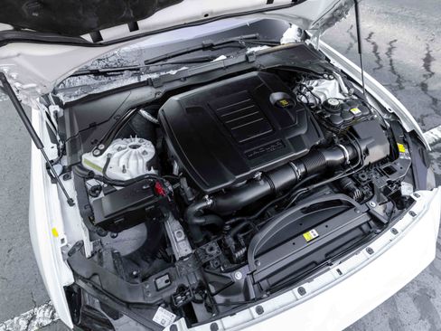 Used 2019 Jaguar XE Premium image 74