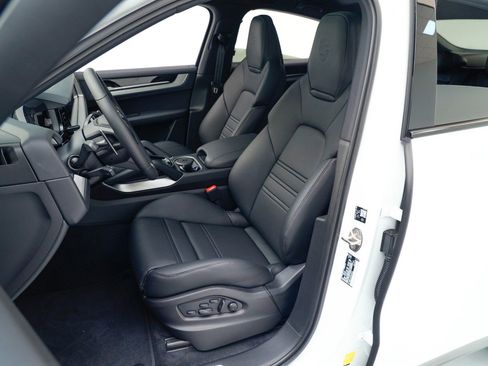 New 2026 Porsche Cayenne E-Hybrid Coupe image 5