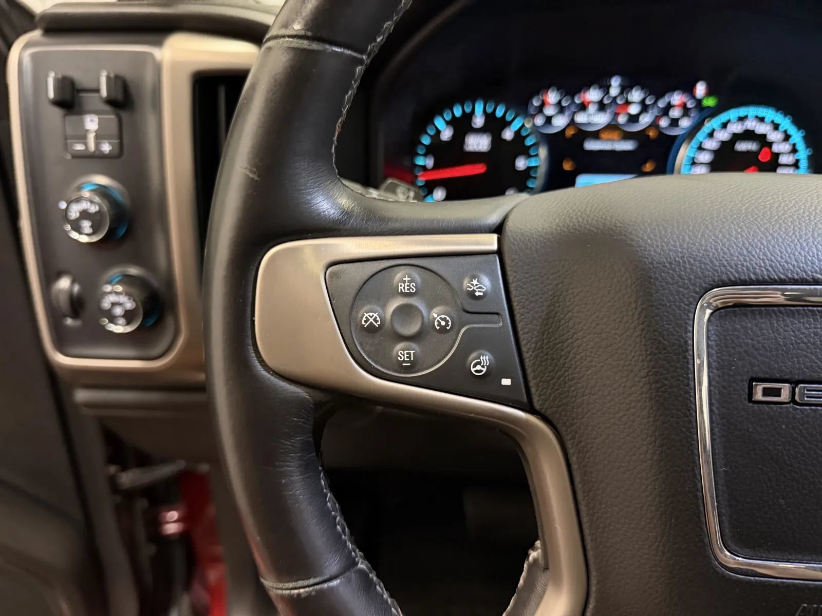 Used 2017 GMC Sierra 1500 Denali AWD/4WD image 19