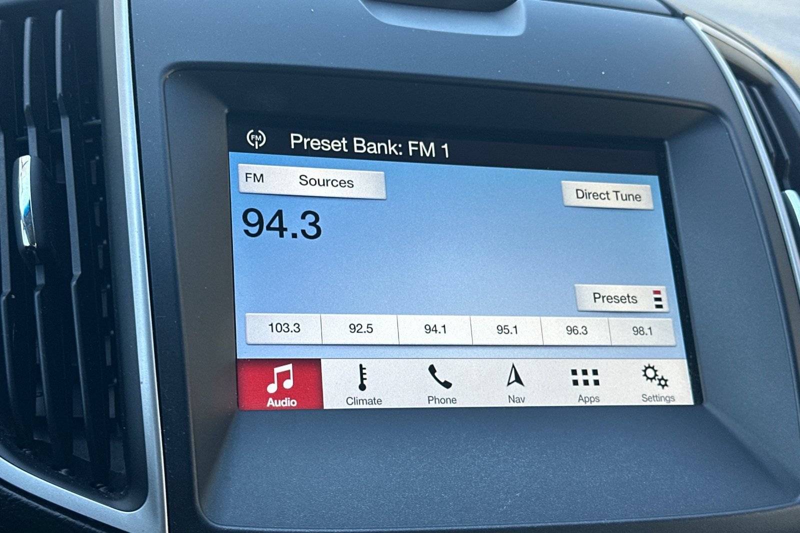 Used 2017 Ford Edge SEL w/ Equipment Group 201A FWD image 18