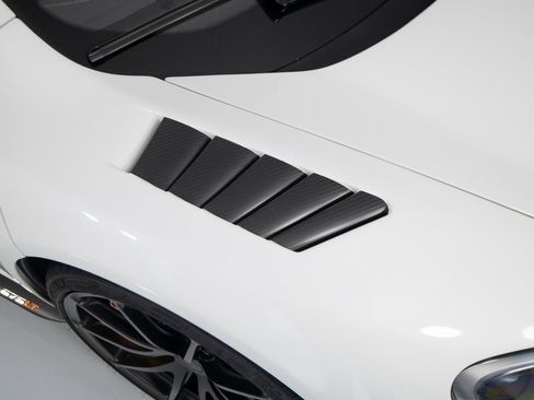 Used 2016 McLaren 675LT Spider image 41