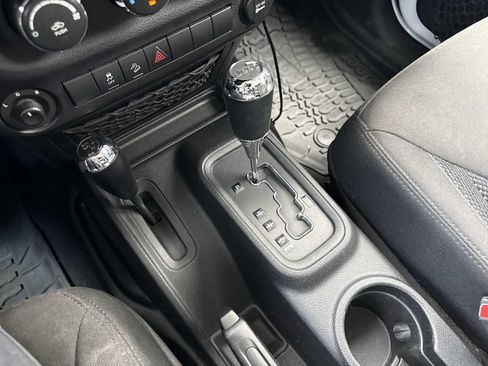 Used 2016 Jeep Wrangler Unlimited Sport AWD/4WD image 20