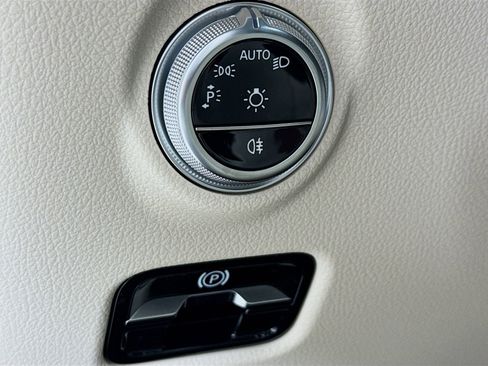 New 2026 Mercedes-Benz CLE 450 4MATIC Cabriolet image 11