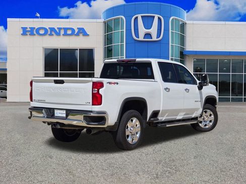 Used 2023 Chevrolet Silverado 2500 LTZ w/ LTZ Premium Package AWD/4WD image 3